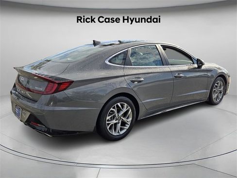 Certified 2023 Hyundai Sonata SEL w/ Convenience Package image 6