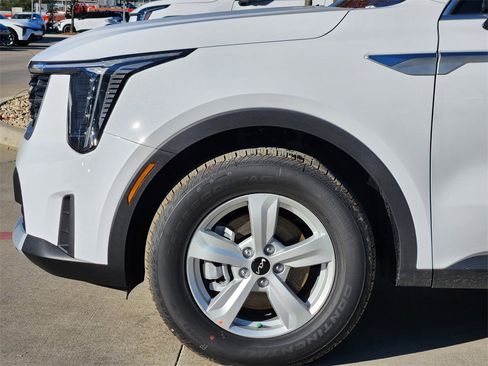 New 2026 Kia Sorento LX image 5