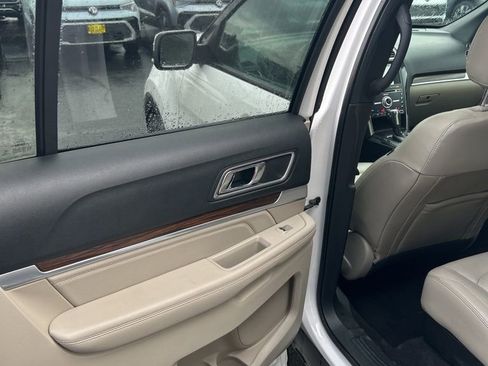 Used 2018 Ford Explorer Limited w/ Equipment Group 301A image 39
