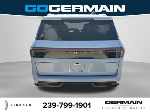 New 2025 Lincoln Navigator L Reserve image 9