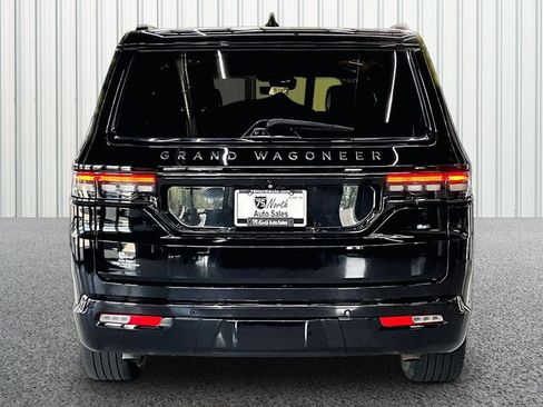 Used 2022 Jeep Grand Wagoneer Series II AWD/4WD image 5