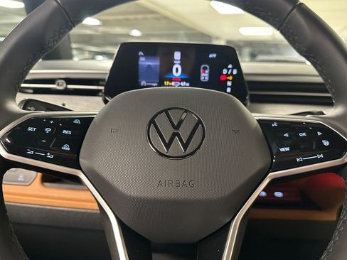 New 2025 Volkswagen ID. Buzz Pro S image 23
