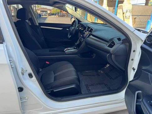 Used 2019 Honda Civic EX image 4