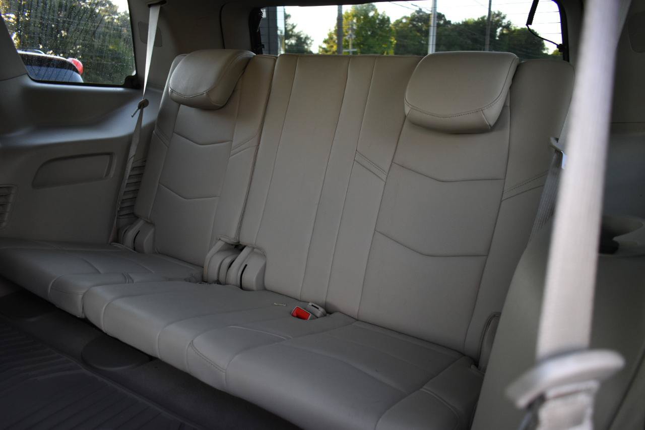 Used 2018 Cadillac Escalade Premium Luxury w/ LPO, Radiant Package AWD/4WD image 27
