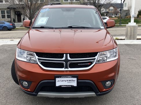 Used 2014 Dodge Journey SXT w/ Flexible Seating Group image 9