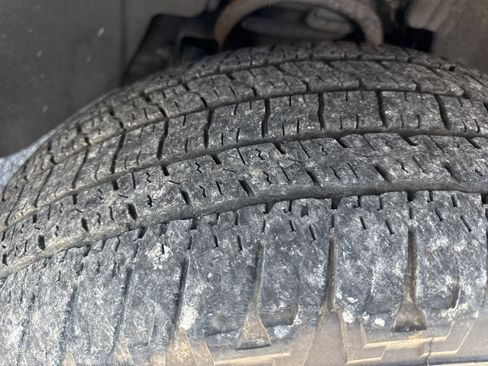 Used 2018 GMC Yukon SLE w/ SLE Value Package image 41