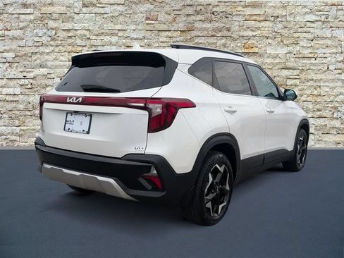 Certified 2025 Kia Seltos EX w/ EX Sunroof Package FWD image 7