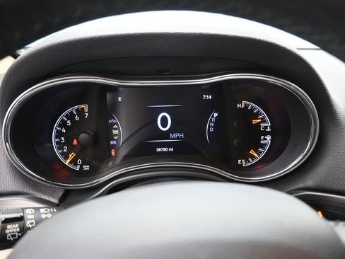 Used 2020 Jeep Grand Cherokee Limited image 12