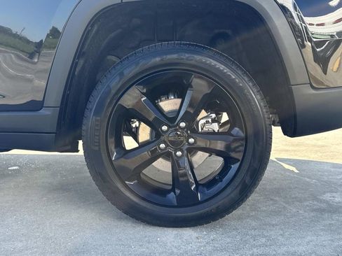 New 2025 Jeep Grand Cherokee Limited w/ Black Appearance Package image 7