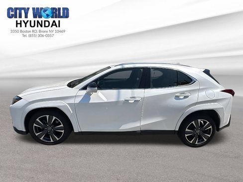 Used 2024 Lexus UX 250h AWD w/ Premium Package image 2