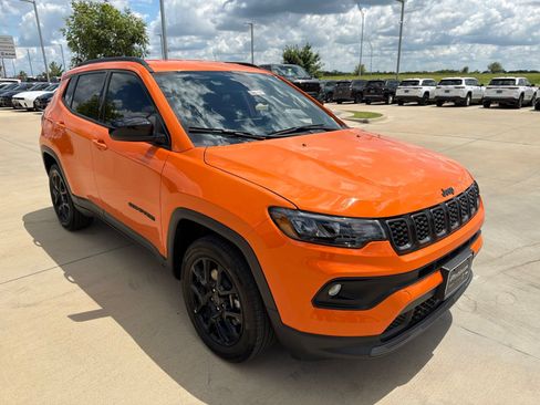New 2026 Jeep Compass Latitude AWD/4WD image 7