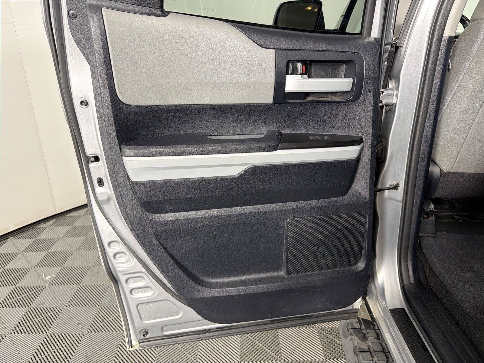 Used 2014 Toyota Tundra Limited w/ Limited Premium Package AWD/4WD image 19