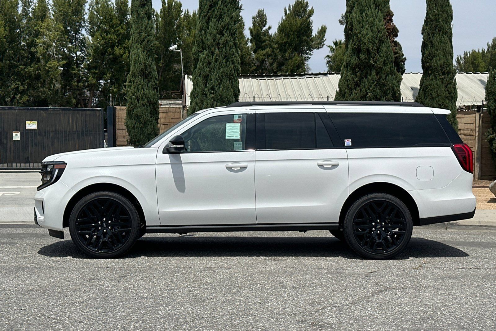 New 2026 Ford Expedition Max Platinum w/ Stealth Performance Package AWD/4WD image 7