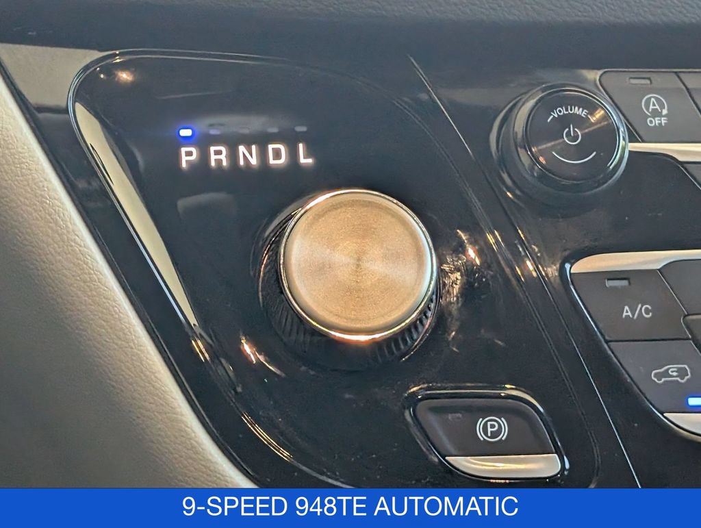 Used 2024 Chrysler Pacifica Touring-L FWD image 28