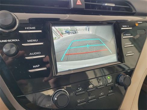 Used 2019 Toyota Camry LE image 31
