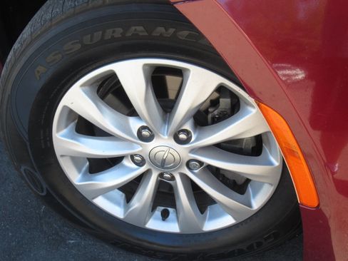 Used 2017 Chrysler Pacifica Touring-L image 4