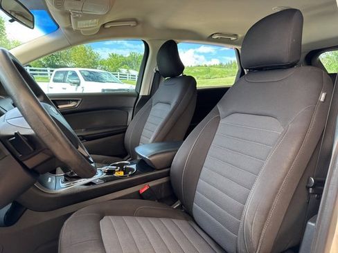 Used 2016 Ford Edge SE image 15