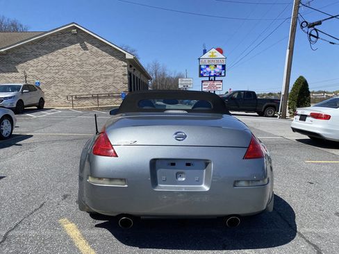 Used 2005 Nissan 350Z Touring image 8