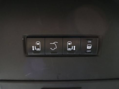 Used 2020 Dodge Grand Caravan SXT FWD image 45