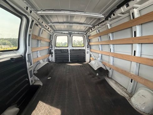 Used 2021 Chevrolet Express 2500 w/ Driver Convenience Package RWD image 34