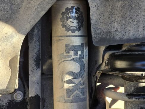 Used 2021 Jeep Gladiator Sport image 27