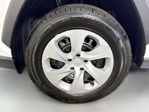 Used 2024 Toyota RAV4 LE FWD image 37