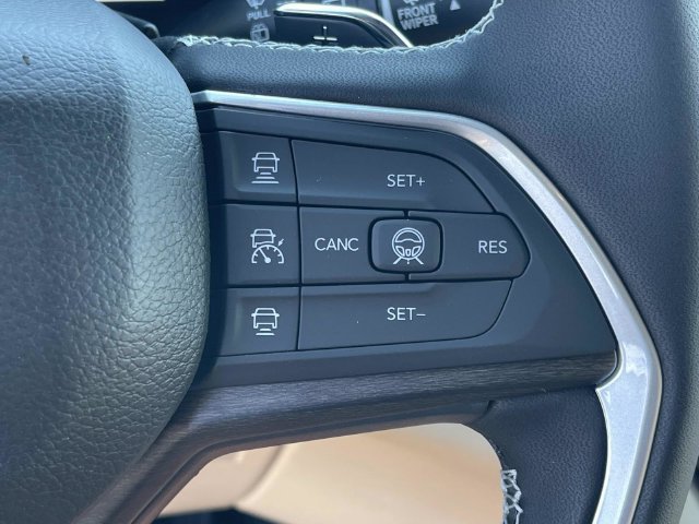 New 2026 Jeep Grand Cherokee Limited w/ Limited Altitude Package RWD image 35