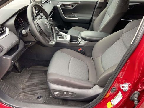Used 2025 Toyota RAV4 XLE w/ Convenience Package image 17