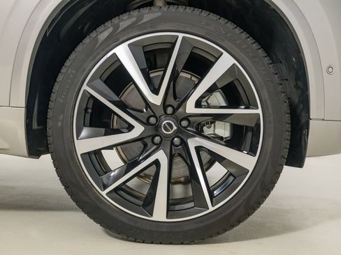 Used 2024 Volvo XC90 B5 Plus image 14