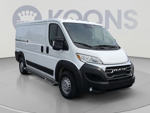 Used 2025 RAM ProMaster 2500 w/ U-Haul Equipment Group FWD image 10