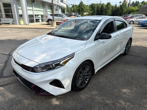 Used 2023 Kia Forte GT-Line w/ GT-Line Premium Package FWD image 3