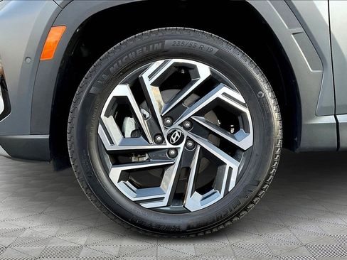 Used 2025 Hyundai Tucson Limited image 35