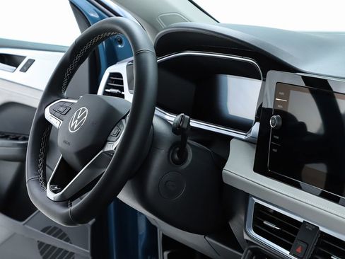 New 2026 Volkswagen Taos SE FWD image 69