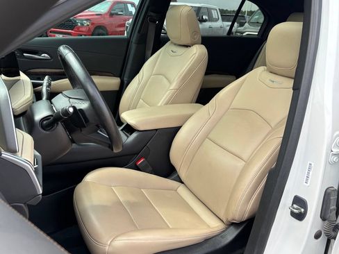 Used 2024 Cadillac XT4 Premium Luxury FWD image 7