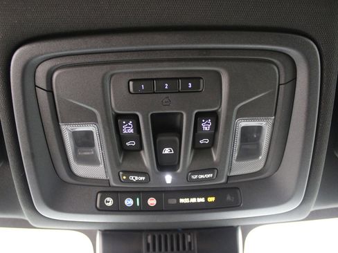 Used 2024 GMC Sierra 1500 AT4 w/ Technology Package image 27