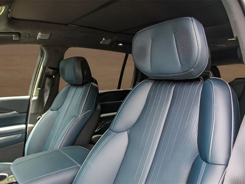 New 2025 Cadillac Escalade IQ Sport 2 w/ LPO, ONYX Package image 9