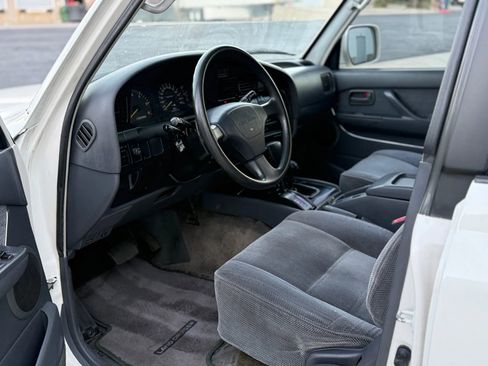 Used 1994 Toyota Land Cruiser image 36
