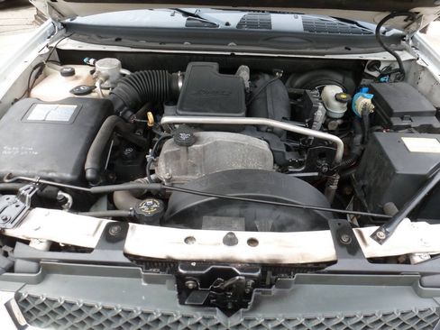 Used 2009 Chevrolet TrailBlazer LT w/ Skid Plate Package AWD/4WD image 16