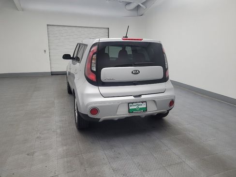 Used 2019 Kia Soul + image 6