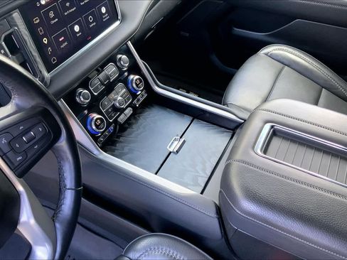 Used 2023 GMC Yukon XL Denali w/ Advanced Technology Package AWD/4WD image 16