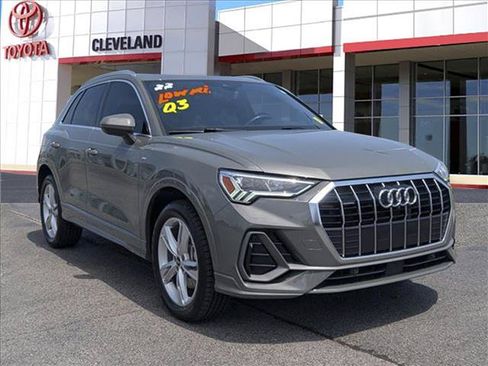 Used 2022 Audi Q3 2.0T Premium Plus AWD/4WD image 2