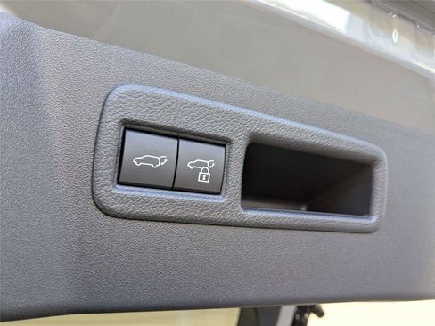 New 2026 Toyota C-HR image 9