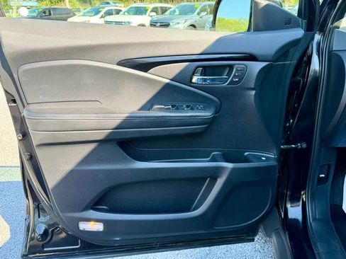 Used 2017 Honda Ridgeline RTL-E image 12