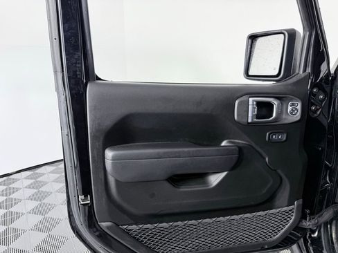 Used 2024 Jeep Gladiator Sport image 8