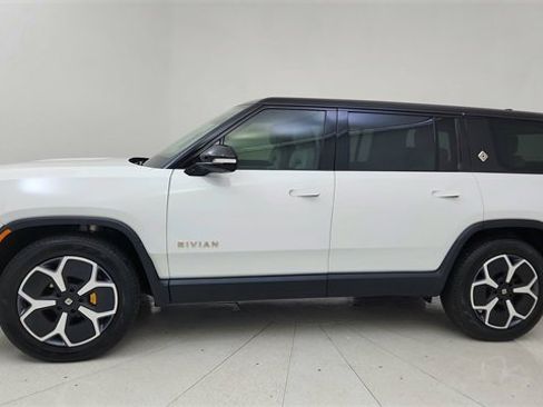 Used 2024 Rivian R1S Adventure image 3
