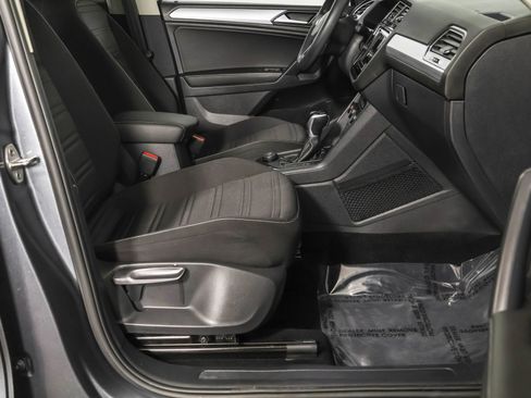 Used 2022 Volkswagen Tiguan S image 44