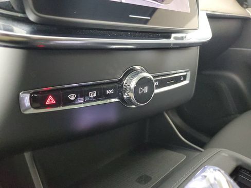 Certified 2025 Volvo XC90 T8 Plus w/ Protection Package Premier AWD/4WD image 28