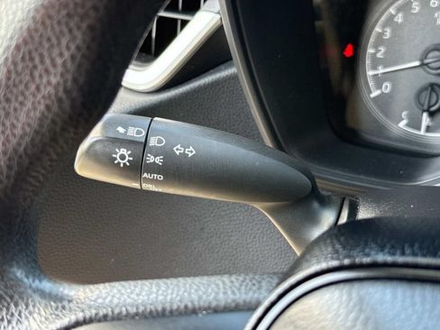 Used 2021 Toyota Corolla LE FWD image 37