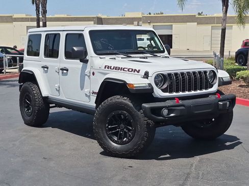 Used 2024 Jeep Wrangler Unlimited Rubicon AWD/4WD image 2