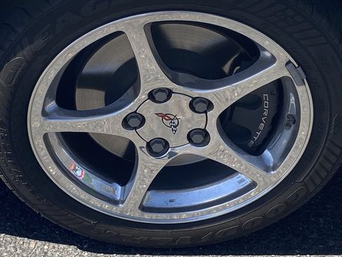 Used 2001 Chevrolet Corvette Convertible w/ Preferred Equipment Group2 RWD image 6
